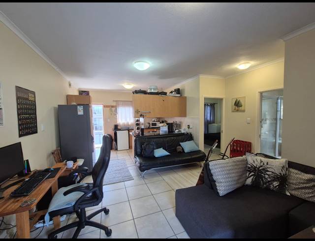 2 BEDROOM APARTMENT FOR SALE IN HARTENBOS CENTRAL